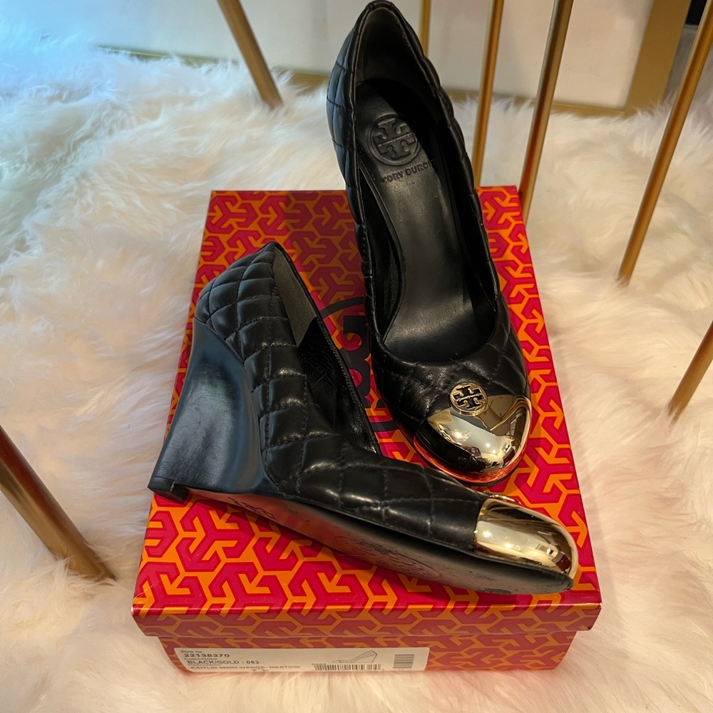Tory Burch Kaitlin Quilted Leather Wedges/Black & Gold/7.5